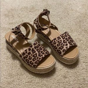 Leopard shoes